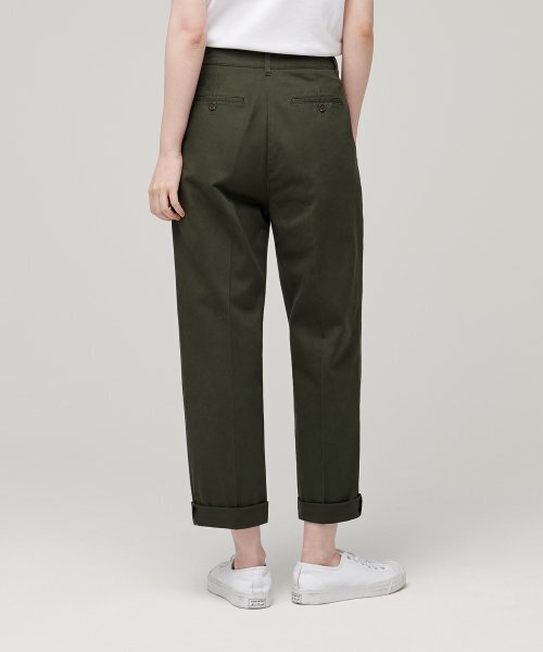 MUSINSA STANDARD WOMAN（ムシンサスタンダードウーマン）の「ウィメンズテーパードチノパンツ[カーキ]（その他パンツ・レディース・その他・30/24/26/27/28/29/25）」の3枚目の写真