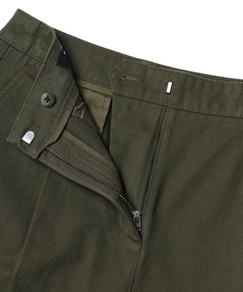 MUSINSA STANDARD WOMAN（ムシンサスタンダードウーマン）の「ウィメンズテーパードチノパンツ[カーキ]（その他パンツ・レディース・その他・30/24/26/27/28/29/25）」の4枚目の写真