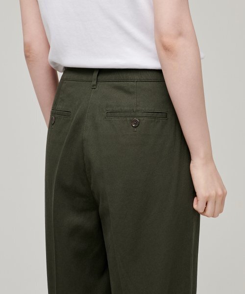 MUSINSA STANDARD WOMAN（ムシンサスタンダードウーマン）の「ウィメンズテーパードチノパンツ[カーキ]（その他パンツ・レディース・その他・30/24/26/27/28/29/25）」の6枚目の写真