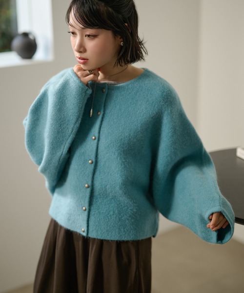 LAULEN(ローレン)の「crew neck metal button knit cardigan /クルーネックメタルボタンニットカーディガン(カーディガン/ボレロ・レディース・ベージュ/ブラック/ブルー/ピンク・FREE)」の12枚目の写真