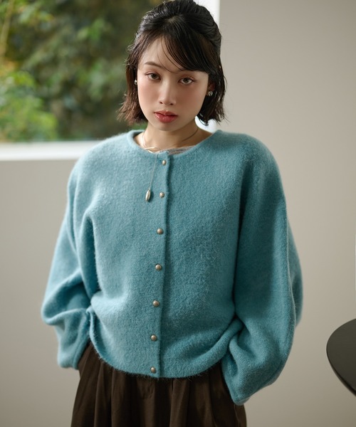 LAULEN(ローレン)の「crew neck metal button knit cardigan /クルーネックメタルボタンニットカーディガン(カーディガン/ボレロ・レディース・ベージュ/ブラック/ブルー/ピンク・FREE)」の13枚目の写真