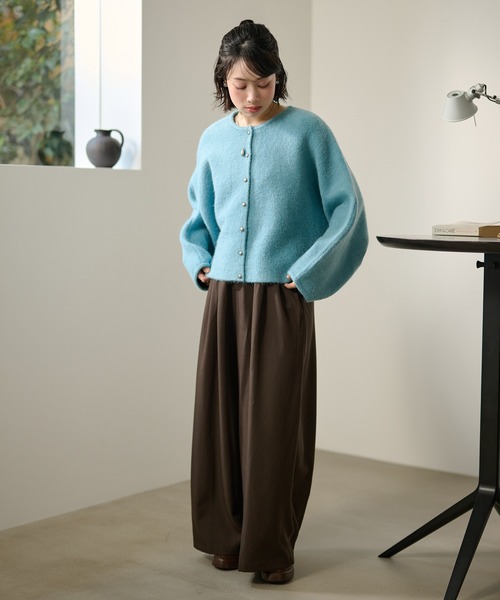 LAULEN(ローレン)の「crew neck metal button knit cardigan /クルーネックメタルボタンニットカーディガン(カーディガン/ボレロ・レディース・ベージュ/ブラック/ブルー/ピンク・FREE)」の19枚目の写真