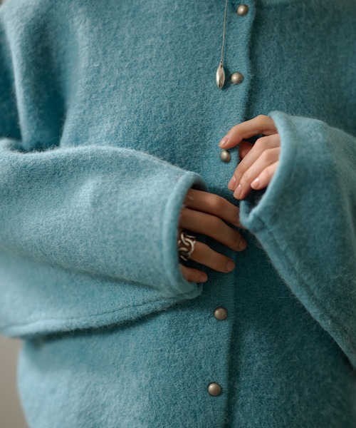 LAULEN(ローレン)の「crew neck metal button knit cardigan /クルーネックメタルボタンニットカーディガン(カーディガン/ボレロ・レディース・ベージュ/ブラック/ブルー/ピンク・FREE)」の21枚目の写真