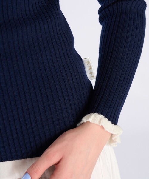 To b. by agnes b.（トゥービーバイアニエスベー）の「【Outlet】メランジリブタートル（ニット/セーター・レディース・ネイビー・FREE）」の8枚目の写真