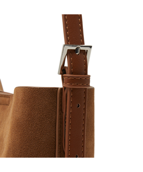 LAP(ラップ)の「SOFT BUCKET BAG AR7AB829(ショルダーバッグ・レディース・ブラック/キャメル・FREE)」の5枚目の写真