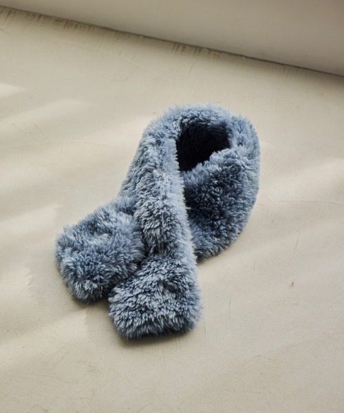 studio CLIP（スタディオクリップ）の「アソートボア差し込みマフラー（マフラー・レディース・チャコール/オレンジ/イエロー/ベージュ/ブルー・FREE）」の3枚目の写真