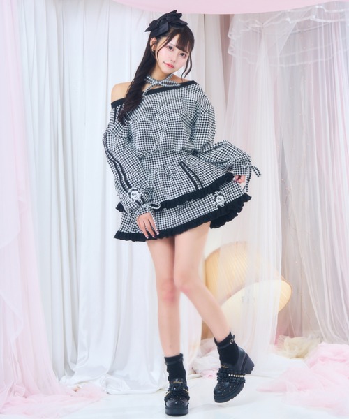 reamour ワンショルトレーナーワンピ ワンショルにもオフショルにもできるトレーナーワンピ💗 #トレーナー