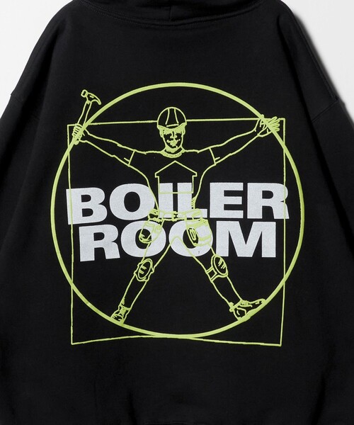 PLEASURES（プレジャー）の「＜PLEASURES × BOILER ROOM＞WORKMAN フーディー（パーカー・メンズ・ブラック・M/L）」の6枚目の写真