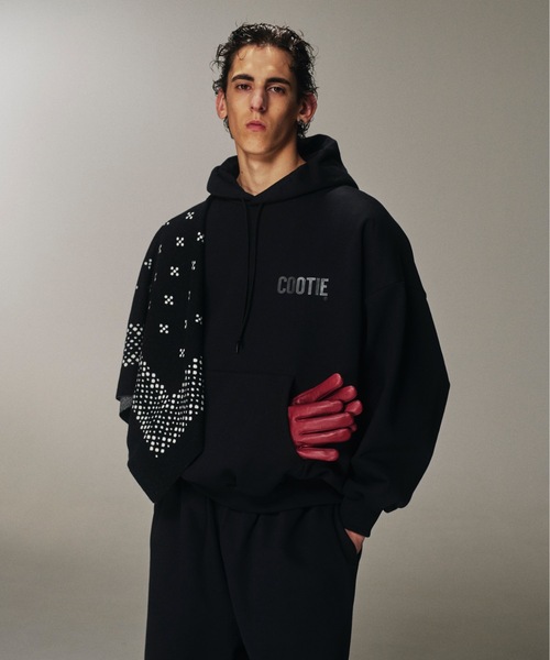 COOTIE PRODUCTIONS（クーティープロダクションズ）の「Chubby Sweat Crew（スウェット・メンズ・グレー/ブラック・SMALL/MEDIUM/LARGE）」の5枚目の写真