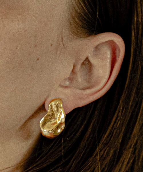 LAPUIS(ラピュイ)の「LAPUIS(ラピュイ) Oyster pierced earrings(ピアス(両耳用)・レディース・シルバー/ゴールド・FREE)」の1枚目の写真