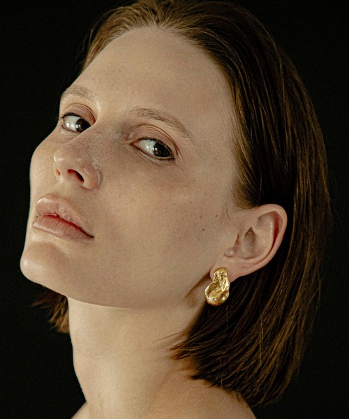 LAPUIS(ラピュイ)の「LAPUIS(ラピュイ) Oyster pierced earrings(ピアス(両耳用)・レディース・シルバー/ゴールド・FREE)」の3枚目の写真