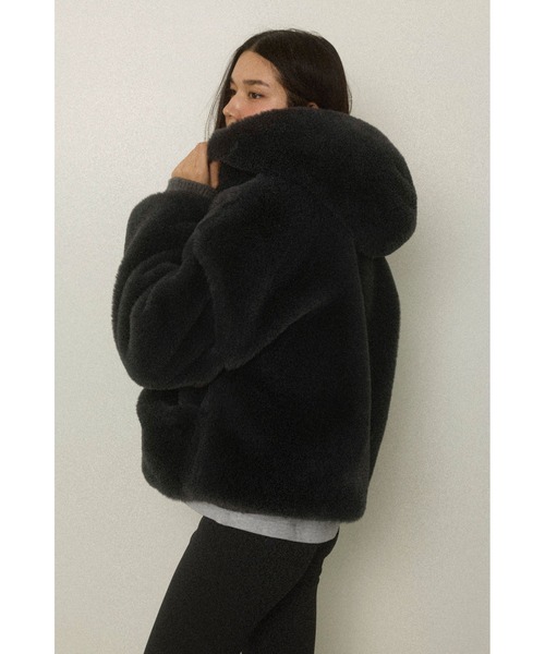 ALEXIA STAM（アリシアスタン）の「Hooded Eco Fur Jacket /フード付きエコファージャケット（その他アウター・レディース・ブラック/グレイッシュベージュ・FREE）」の6枚目の写真