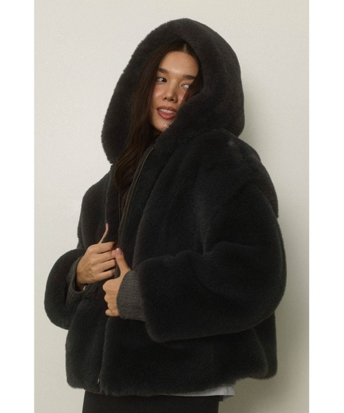 ALEXIA STAM（アリシアスタン）の「Hooded Eco Fur Jacket /フード付きエコファージャケット（その他アウター・レディース・ブラック/グレイッシュベージュ・FREE）」の8枚目の写真