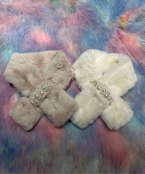 ALWAYS GOOD TIME(オルウェイズグッドタイム)の「パール調ビジュー付きファーマスラー(マフラー・レディース・グレー/オフホワイト/ブラック/ピンク/ベージュ・FREE)」の12枚目の写真