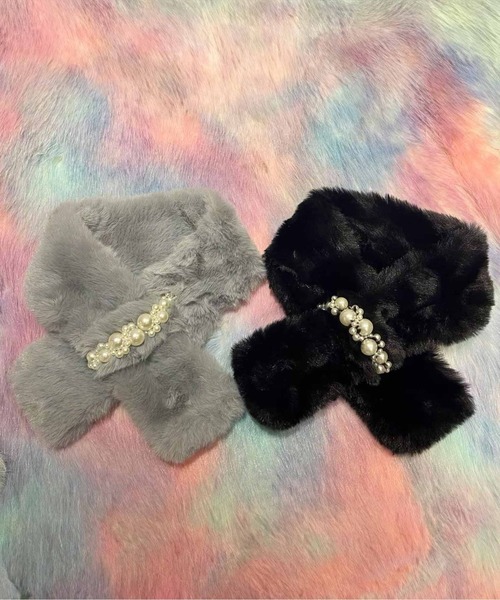 ALWAYS GOOD TIME(オルウェイズグッドタイム)の「パール調ビジュー付きファーマスラー(マフラー・レディース・グレー/オフホワイト/ブラック/ピンク/ベージュ・FREE)」の14枚目の写真