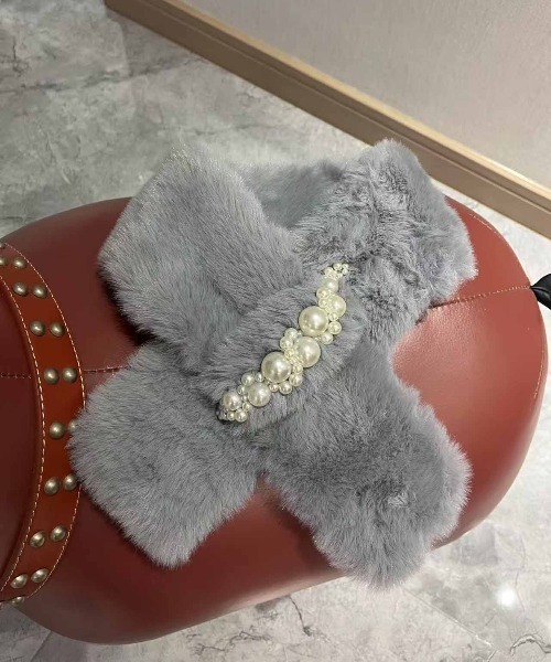 ALWAYS GOOD TIME(オルウェイズグッドタイム)の「パール調ビジュー付きファーマスラー(マフラー・レディース・グレー/オフホワイト/ブラック/ピンク/ベージュ・FREE)」の19枚目の写真