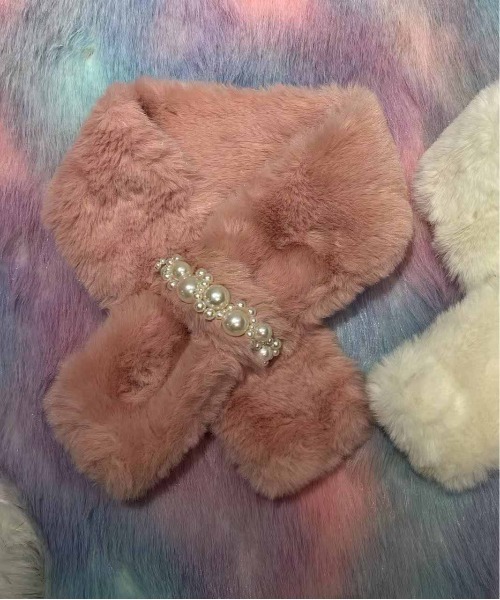 ALWAYS GOOD TIME(オルウェイズグッドタイム)の「パール調ビジュー付きファーマスラー(マフラー・レディース・グレー/オフホワイト/ブラック/ピンク/ベージュ・FREE)」の21枚目の写真