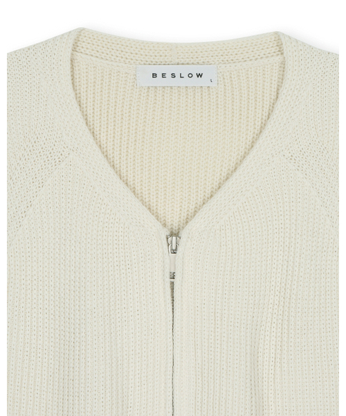 BESLOW(ビースロー)の「MILITARY KNIT ZIP-UP VEST IVORY(ベスト・メンズ・その他・SMALL/MEDIUM/LARGE/X-LARGE)」の2枚目の写真