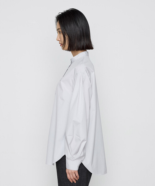 Gabardine K.T(ギャバジンケーティー)の「〔 +サイズ 〕 コットンポリブロード タックボリューム袖のブラウス(シャツ/ブラウス・レディース・オフホワイト/ライトグレー・13号)」の12枚目の写真