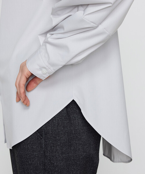 Gabardine K.T(ギャバジンケーティー)の「〔 +サイズ 〕 コットンポリブロード タックボリューム袖のブラウス(シャツ/ブラウス・レディース・オフホワイト/ライトグレー・13号)」の15枚目の写真