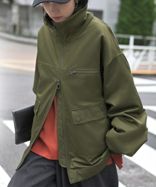 HUG.U(ハグユー)の「軽やか中綿ダブルジップジャケット(ミリタリージャケット・レディース・カーキ/ブラック・FREE)」の17枚目の写真