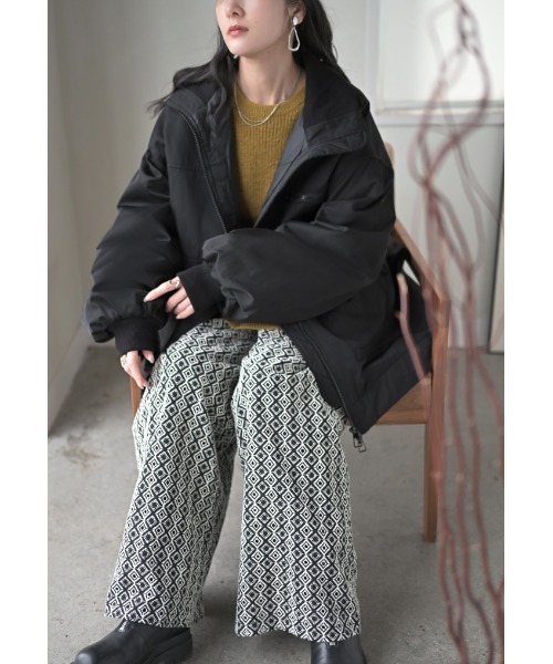 HUG.U(ハグユー)の「軽やか中綿ダブルジップジャケット(ミリタリージャケット・レディース・カーキ/ブラック・FREE)」の7枚目の写真