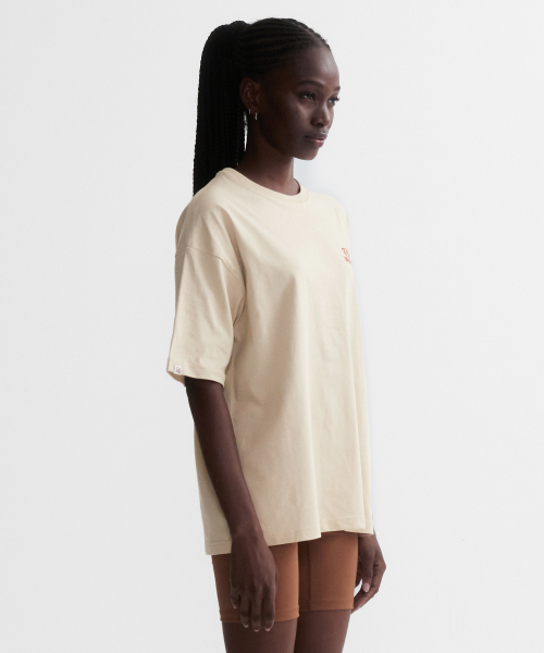 MENASOO(ミナス)の「Squared Hearttrack Graphic T Shirt_Oatmeal(Tシャツ/カットソー・レディース・オートミール・1/3/2)」の4枚目の写真