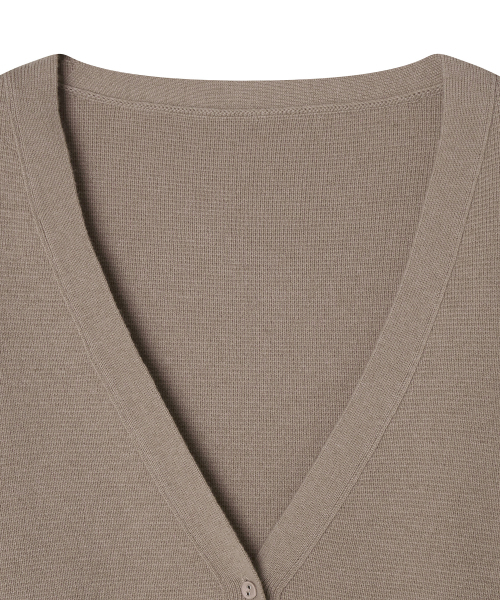 MAYVERU(メイバーユー)の「Dore wool cardigan _ Beige(カーディガン/ボレロ・レディース・その他・FREE)」の7枚目の写真