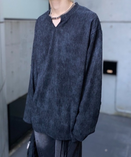 lilful(リルフル)の「【26年春夏新作】エンボスプリーツロンT(Tシャツ/カットソー・メンズ・ホワイト/ブラック/グレー・M/L)」の1枚目の写真