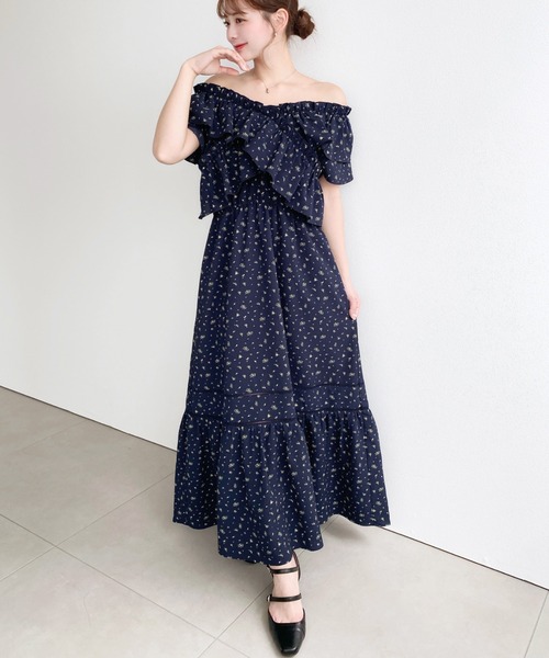 moment+（モーメントプラス）の「2WAYオフショルクロスフリルティアード花柄ワンピース（ワンピース・レディース・ネイビー/ブラック/ナチュラル・M）」の21枚目の写真
