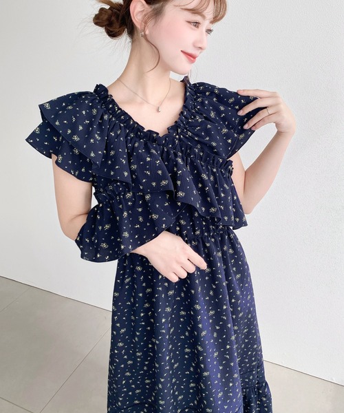 moment+（モーメントプラス）の「2WAYオフショルクロスフリルティアード花柄ワンピース（ワンピース・レディース・ネイビー/ブラック/ナチュラル・M）」の20枚目の写真