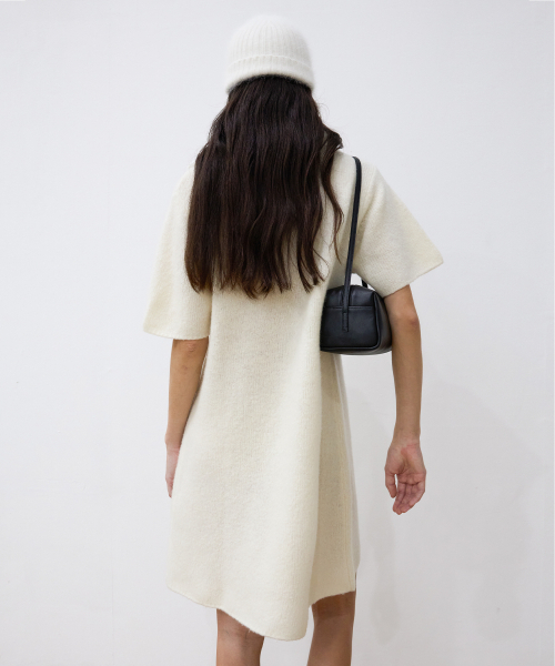 LEVAR（レバー）の「Wool Knit Mini Dress - Ivory（ワンピース・レディース・その他・MEDIUM/SMALL）」の4枚目の写真