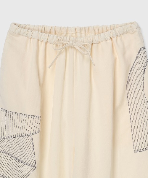 CREDONA（クレドナ）の「ART EMBROIDERY PANTS（その他パンツ・レディース・アイボリー・FREE）」の11枚目の写真