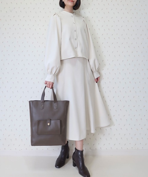 INTERPLAY(インタープレイ)の「【INTERPLAY x MAYUKO】Belted Gather Flare Skirt(スカート・レディース・ブラック/アイボリー・FREE)」の6枚目の写真