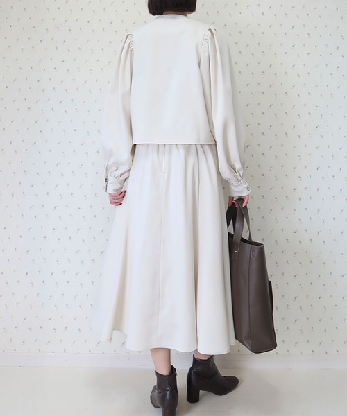 INTERPLAY(インタープレイ)の「【INTERPLAY x MAYUKO】Belted Gather Flare Skirt(スカート・レディース・ブラック/アイボリー・FREE)」の8枚目の写真
