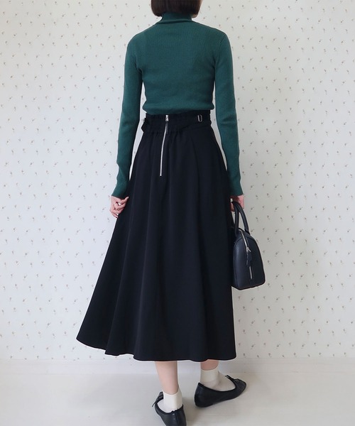 INTERPLAY(インタープレイ)の「【INTERPLAY x MAYUKO】Belted Gather Flare Skirt(スカート・レディース・ブラック/アイボリー・FREE)」の11枚目の写真