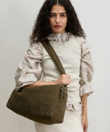 CHRISTINE PROJECT（クリスティンプロジェクト）の「STUD SUEDE BULKY BAG(MATCHA)（ショルダーバッグ・レディース）」