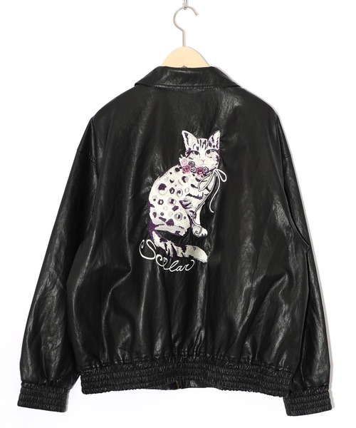 ScoLar（スカラー）の「153771：ネコ刺繍フェイクレザー×裏地ブルゾン（ブルゾン・レディース・ピンク/ブラック・M）」の4枚目の写真