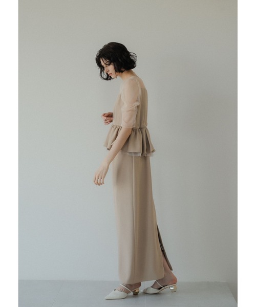 LE'RURE(リルアー)の「Wavy neck peplum dress(ドレス・レディース・ベージュ/ブルーグレー・MEDIUM/SMALL/M-Long)」の16枚目の写真