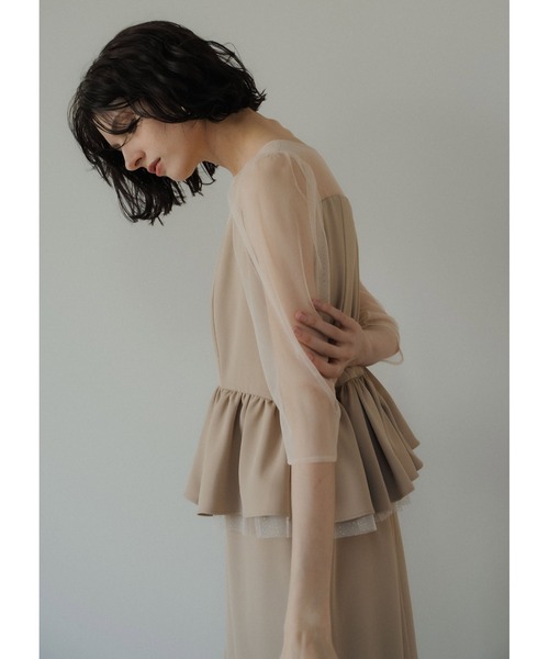 LE'RURE(リルアー)の「Wavy neck peplum dress(ドレス・レディース・ベージュ/ブルーグレー・MEDIUM/SMALL/M-Long)」の19枚目の写真