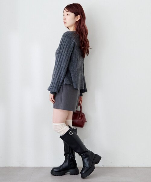 Kastane（カスタネ）の「ペプラムリブニットカーディガン（カーディガン/ボレロ・レディース・レッド/アイボリー/チャコールグレー・FREE）」の4枚目の写真