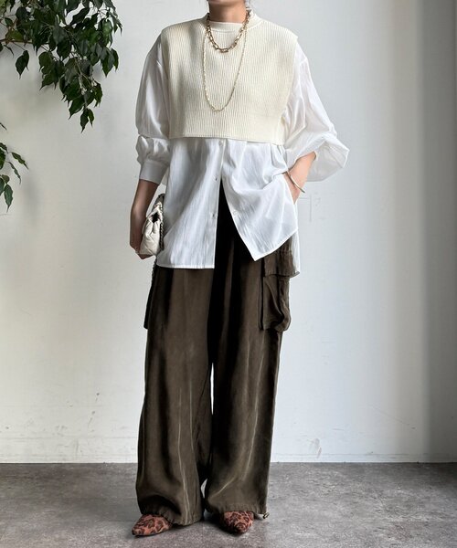 DouDou（ドゥドゥ）の「【WEB限定】ニットベスト×シャツセット（ニット/セーター・レディース・グレー/アイボリー/ブラック・FREE）」の5枚目の写真