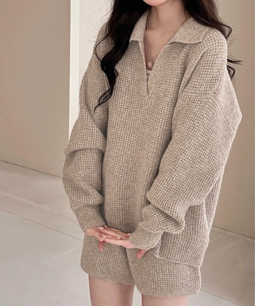 DAY CLOSET(デイ クローゼット)の「【セットアップ/もこもこ立体編み】長袖 スキッパー リブニット プルオーバー + ショートパンツ 上下2点セット レディース(ニット/セーター・レディース・モカ/チャコールグレー/ライトグレー/アイボリー/サックスブルー・FREE)」の4枚目の写真