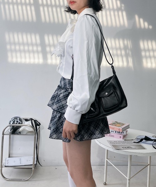 AS KNOW AS plus(アズノゥアズプラス)の「○取り外し可能 リボン付きフリルボウタイブラウス(シャツ/ブラウス・レディース・ブラック系/ピンク系/ホワイト系・FREE)」の5枚目の写真