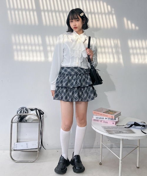 AS KNOW AS plus(アズノゥアズプラス)の「○取り外し可能 リボン付きフリルボウタイブラウス(シャツ/ブラウス・レディース・ブラック系/ピンク系/ホワイト系・FREE)」の7枚目の写真