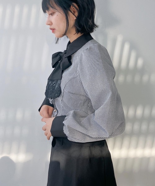 AS KNOW AS plus(アズノゥアズプラス)の「○取り外し可能 リボン付きフリルボウタイブラウス(シャツ/ブラウス・レディース・ブラック系/ピンク系/ホワイト系・FREE)」の14枚目の写真