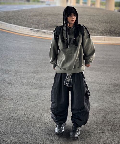 THE MILE(ザマイル)の「ブラックホール イッセンシャル スウェット フード NAVY(パーカー・メンズ・その他・S/M/L/XL)」の15枚目の写真