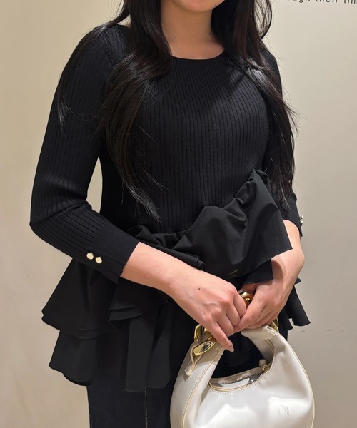 Apuweiser-riche(アプワイザーリッシェ)の「裾ひらりんリブニット(ニット/セーター・レディース・ホワイト/ピンク/ブラック/ブラック系その他・2)」の3枚目の写真