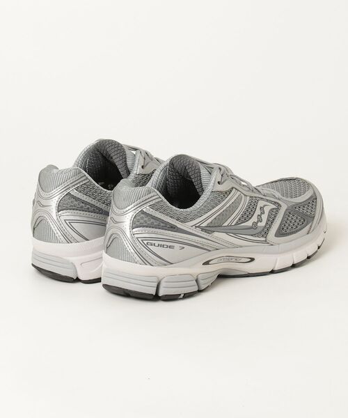 Saucony(サッカニー)の「サッカニー 【SAUCONY】- スニーカー【PROGRID GUIDE7 GREY/SILVER S70936-12】(スニーカー・メンズ・グレー系その他・29.0cm/25.0cm)」の2枚目の写真
