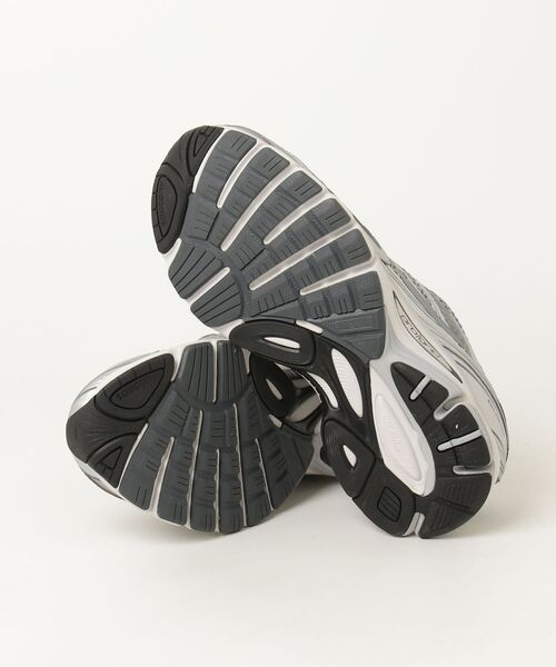 Saucony(サッカニー)の「サッカニー 【SAUCONY】- スニーカー【PROGRID GUIDE7 GREY/SILVER S70936-12】(スニーカー・メンズ・グレー系その他・29.0cm/25.0cm)」の3枚目の写真